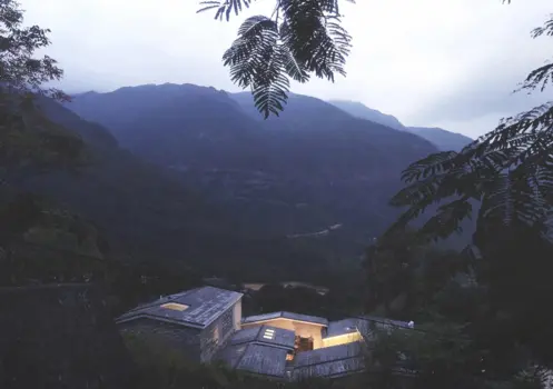 Six-Directions Meditation Courtyard House