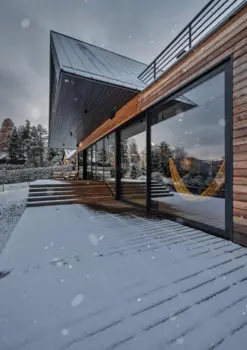 The Lesser Polish Eaves Cottage
