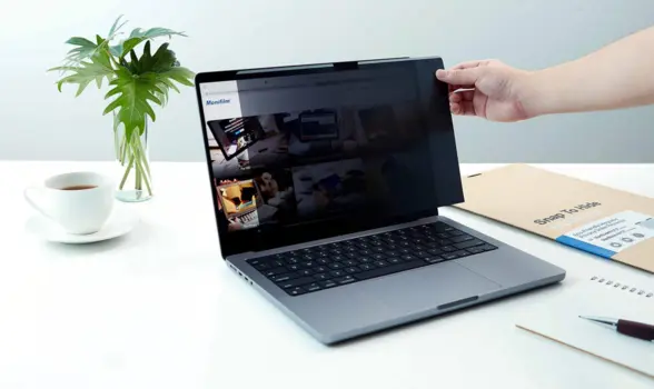 Snap to Hide Eco Flex | Magnetic Privacy Screen Protector