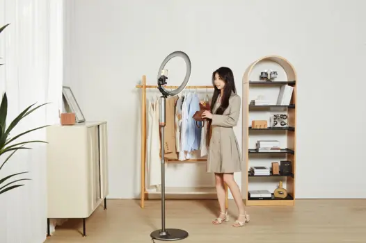 LED RING LIGHT