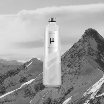 μ. artisan water