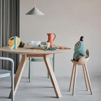 LOVOT CHAIR