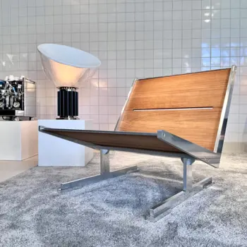RO1 Chair