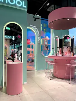 Douglas Flagship Store