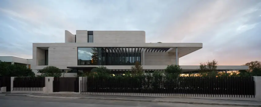 Villa Tolstojeva 42