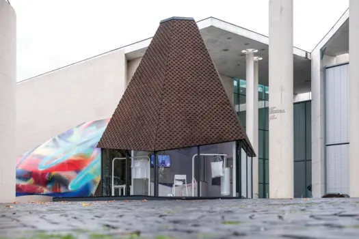 Human AI Art Space